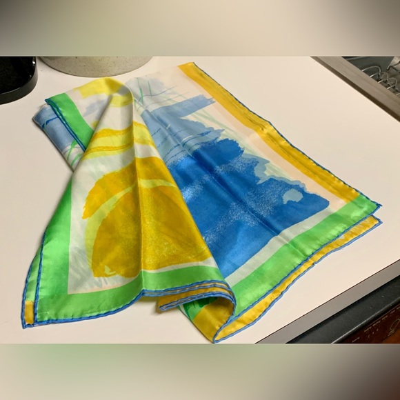 Vintage 1970s 28” x 28” Hand Rolled All Silk VERA NEUMANN Scarf Wrap Kerchief - Picture 11 of 14